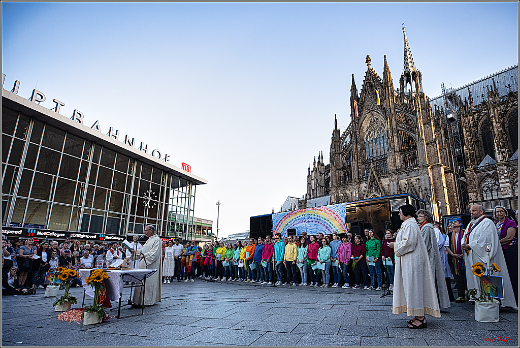 Segnungsgottesdienst (fuer queere Paare) am Koelner Dom - Jugendchor St. Stephan; Koeln, 20.09.2023