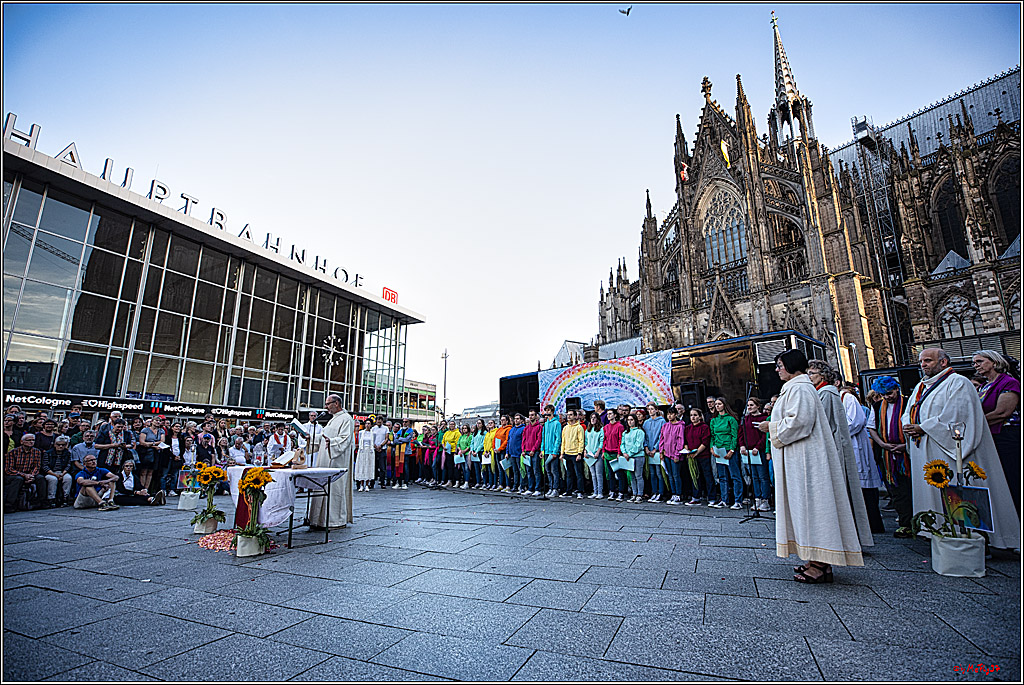 Segnungsgottesdienst (fuer queere Paare) am Koelner Dom - Jugendchor St. Stephan; Koeln, 20.09.2023