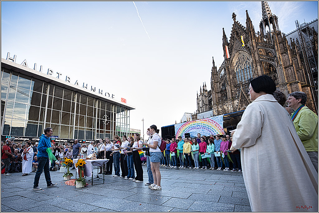 Segnungsgottesdienst (fuer queere Paare) am Koelner Dom - Jugendchor St. Stephan; Koeln, 20.09.2023