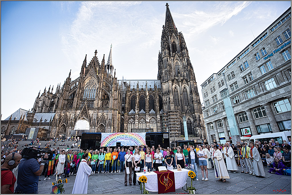 Segnungsgottesdienst (fuer queere Paare) am Koelner Dom - Jugendchor St. Stephan; Koeln, 20.09.2023