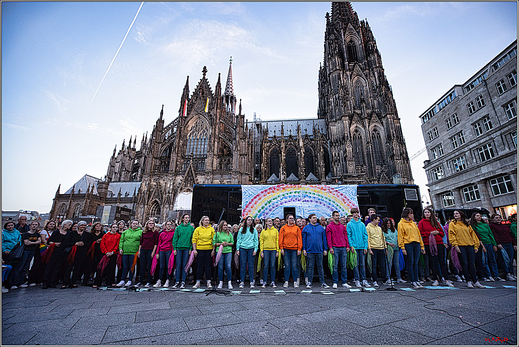Segnungsgottesdienst (fuer queere Paare) am Koelner Dom - Jugendchor St. Stephan; Koeln, 20.09.2023