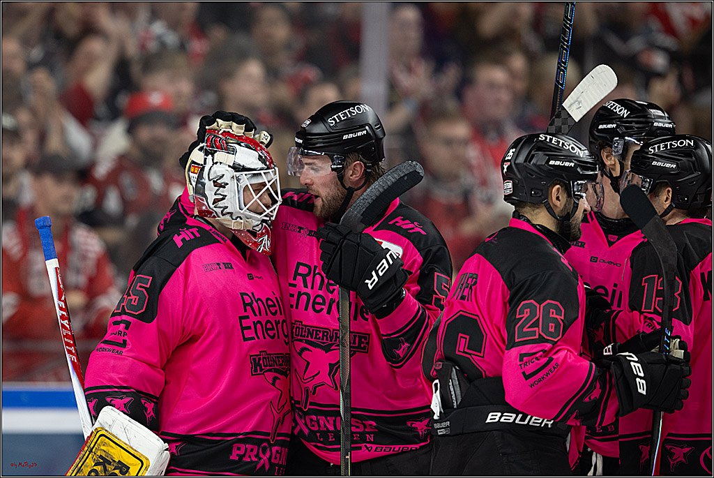 PENNY DEL 1; Kölner Haie - Iserlohn Roosters; Köln, 12.10.2025