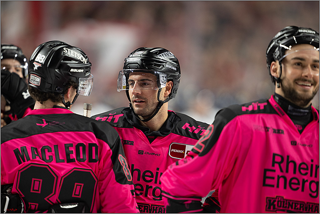PENNY DEL 1; Kölner Haie - Iserlohn Roosters; Köln, 12.10.2025