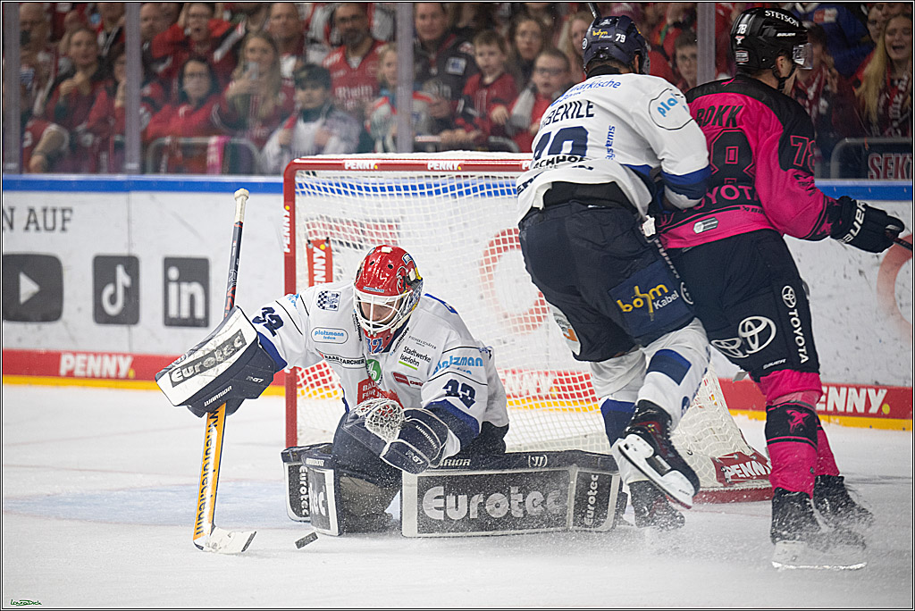 PENNY DEL 1; Koelner Haie - Iserlohn Roosters; Koeln, 12.10.2025