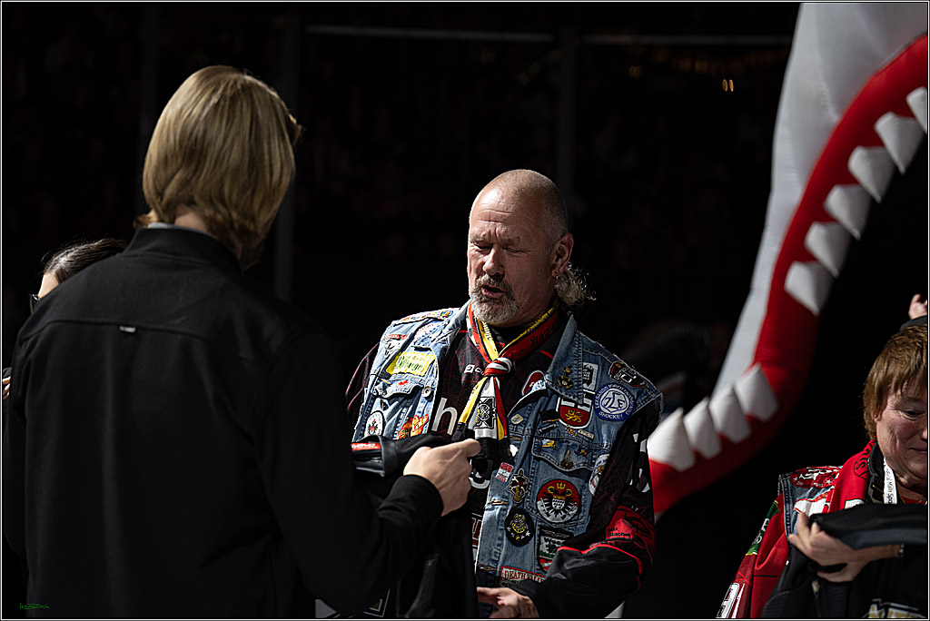 PENNY DEL 1; Koelner Haie - Straubing Tigers; Koeln, 19.10.2025