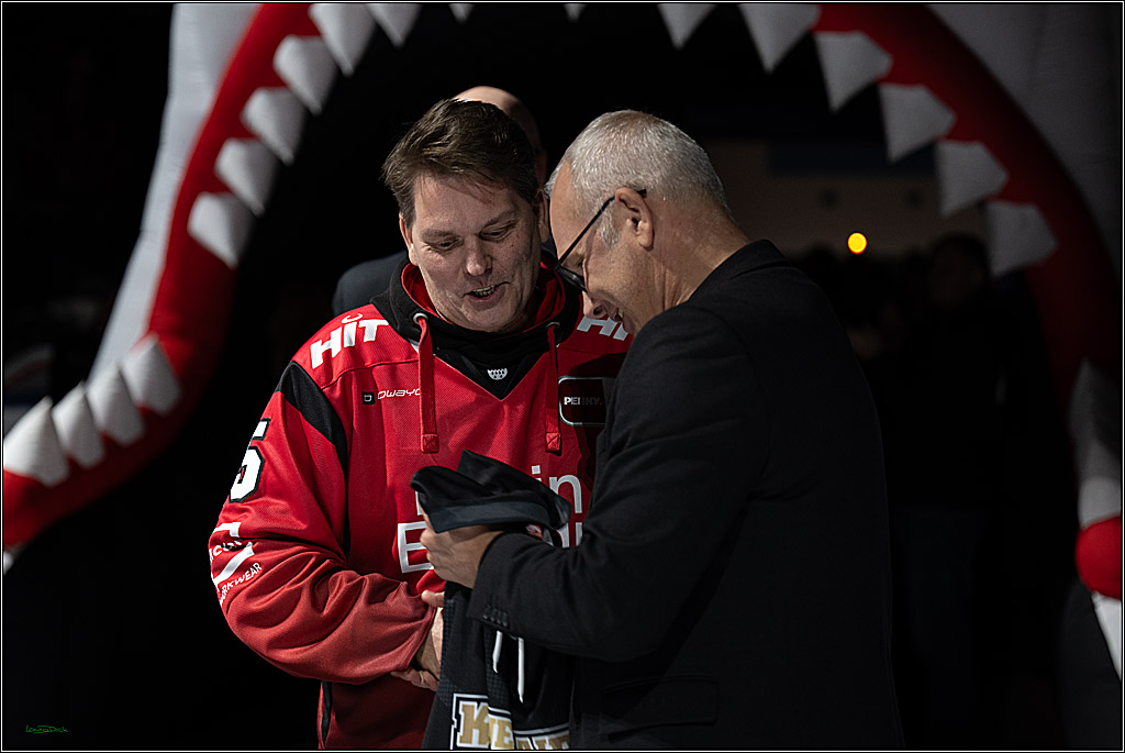 PENNY DEL 1; Koelner Haie - Straubing Tigers; Koeln, 19.10.2025