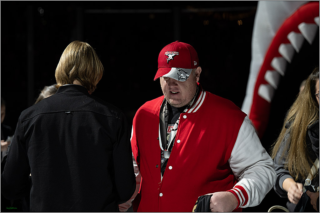 PENNY DEL 1; Koelner Haie - Straubing Tigers; Koeln, 19.10.2025