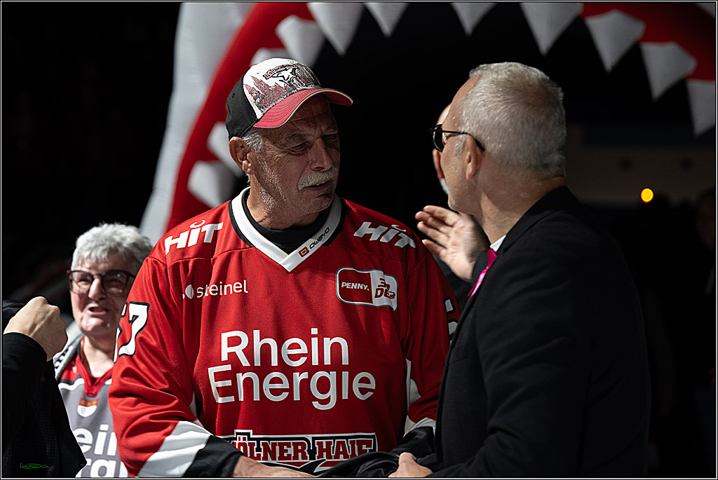 PENNY DEL 1; Koelner Haie - Straubing Tigers; Koeln, 19.10.2025
