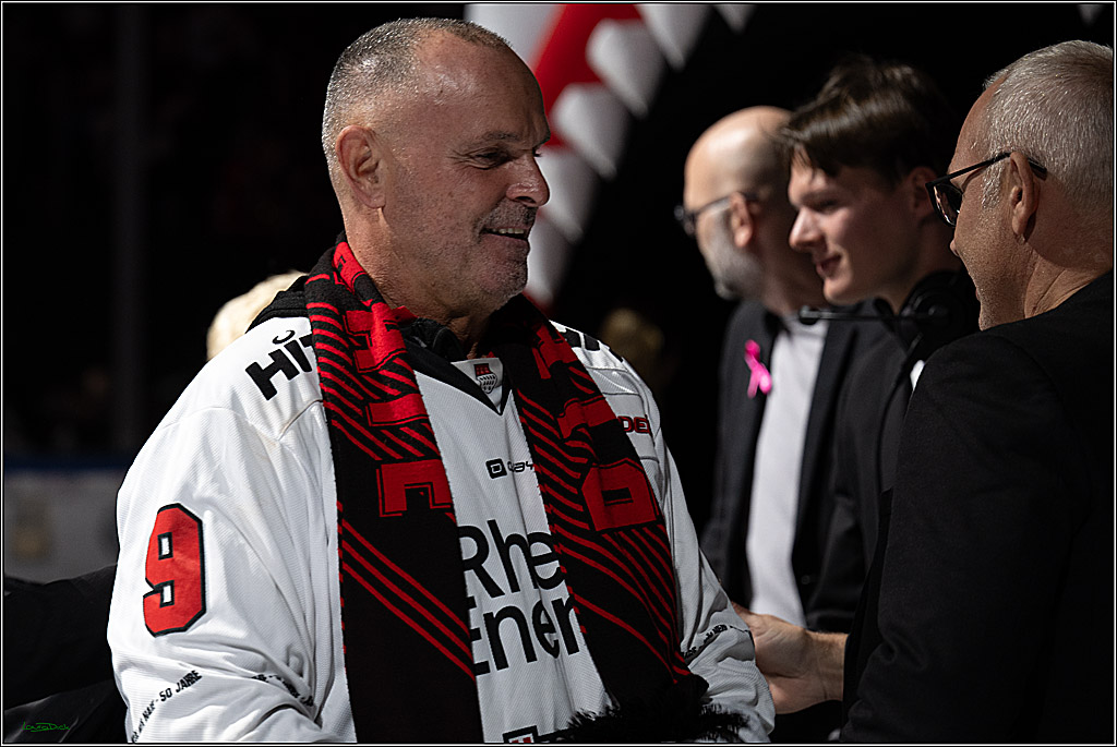 PENNY DEL 1; Koelner Haie - Straubing Tigers; Koeln, 19.10.2025