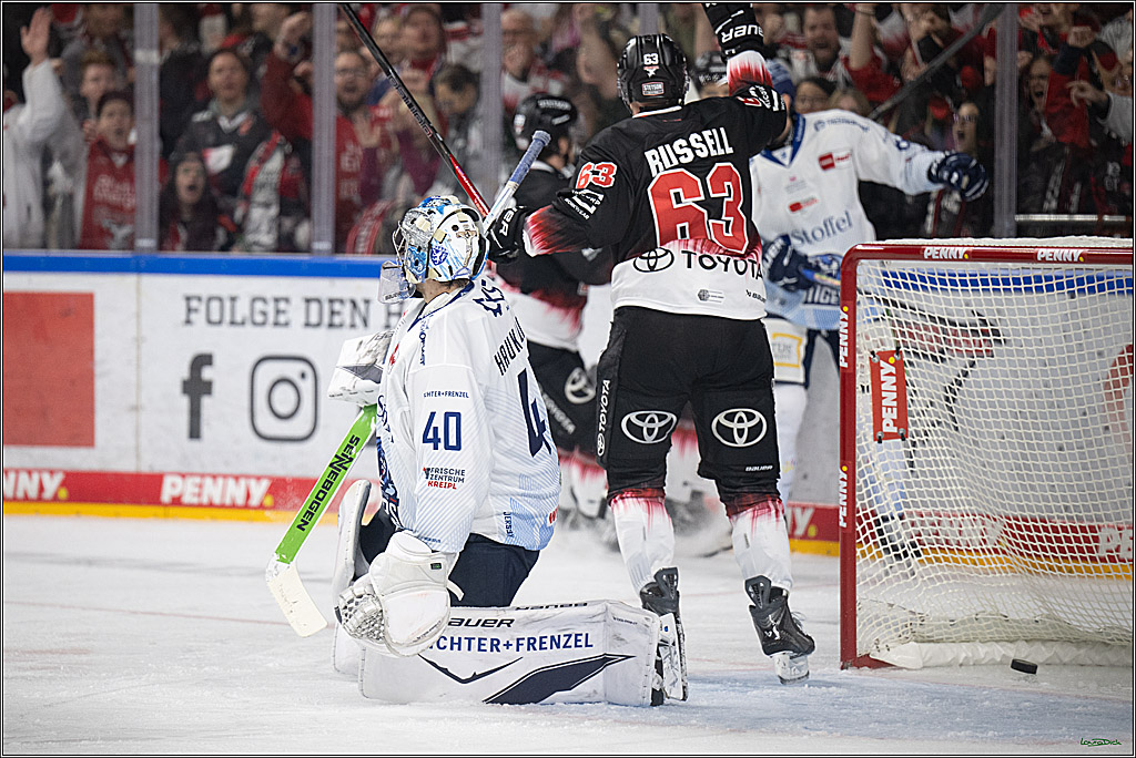 PENNY DEL 1; Koelner Haie - Straubing Tigers; Koeln, 19.10.2025