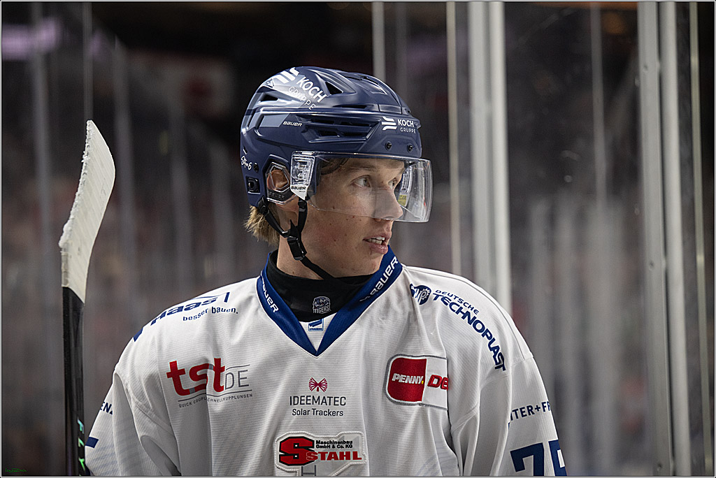 PENNY DEL 1; Koelner Haie - Straubing Tigers; Koeln, 19.10.2025