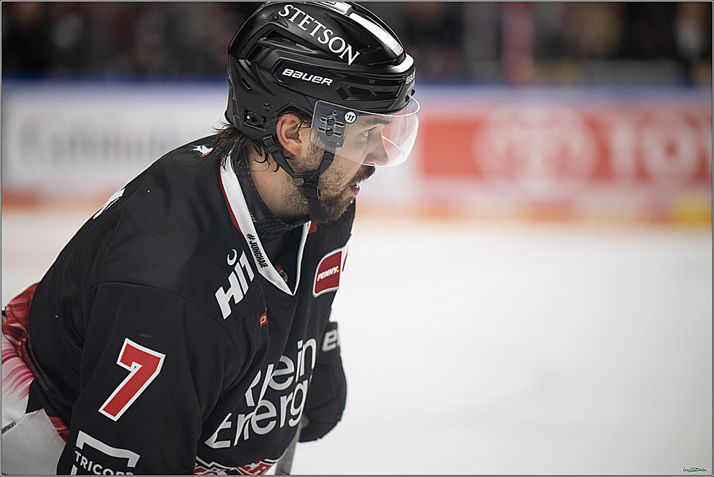 PENNY DEL 1; Koelner Haie - Straubing Tigers; Koeln, 19.10.2025