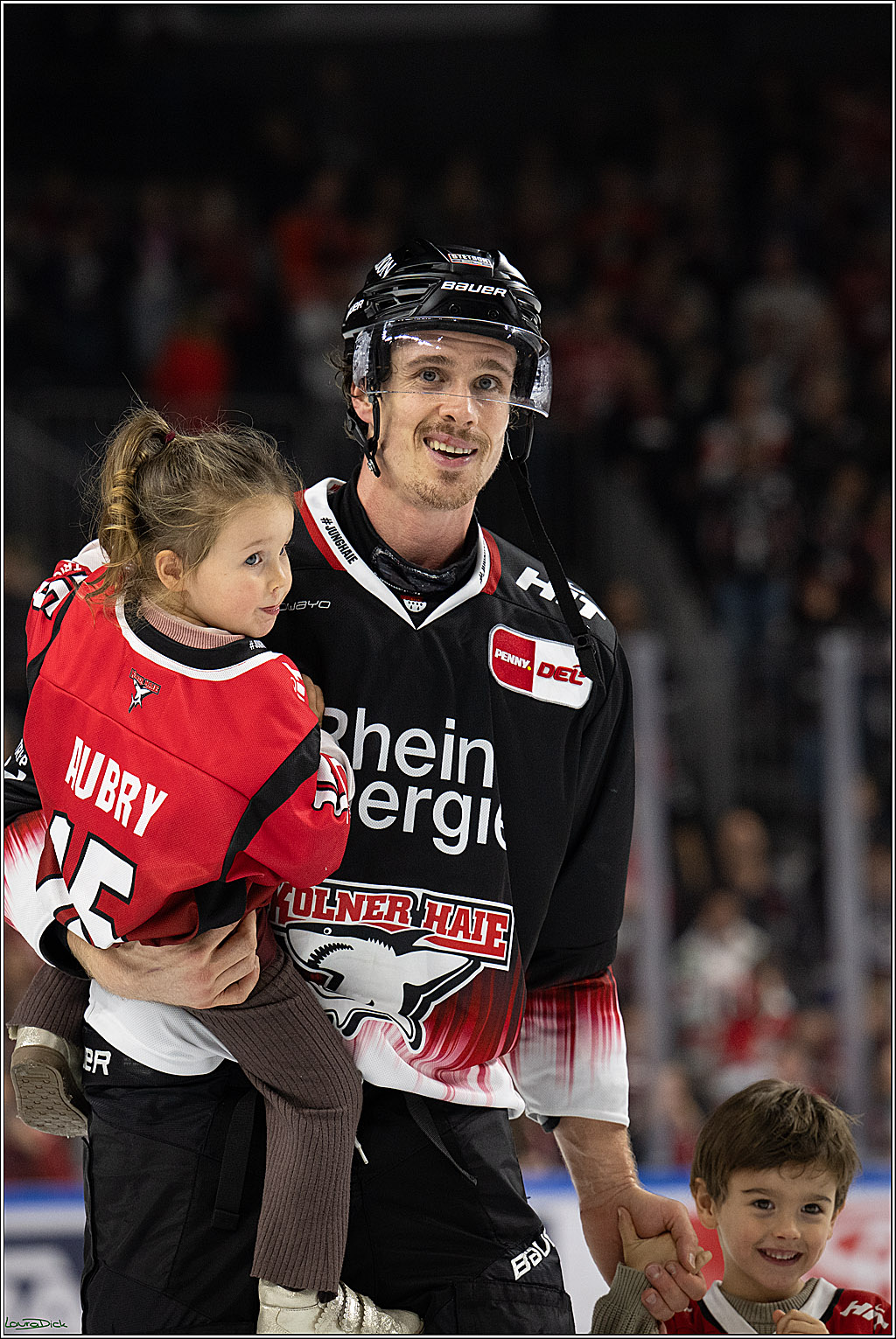 PENNY DEL 1; Koelner Haie - Straubing Tigers; Koeln, 19.10.2025