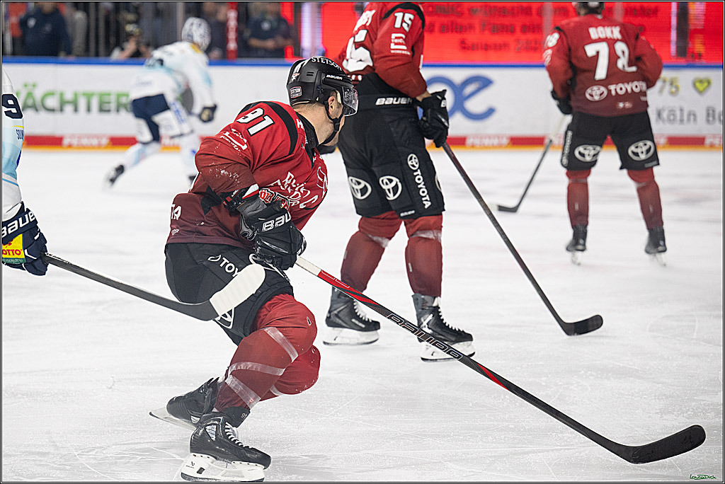 PENNY DEL 1; Kölner Haie - Dresdner Eislöwen; Koeln, 16.11.2025