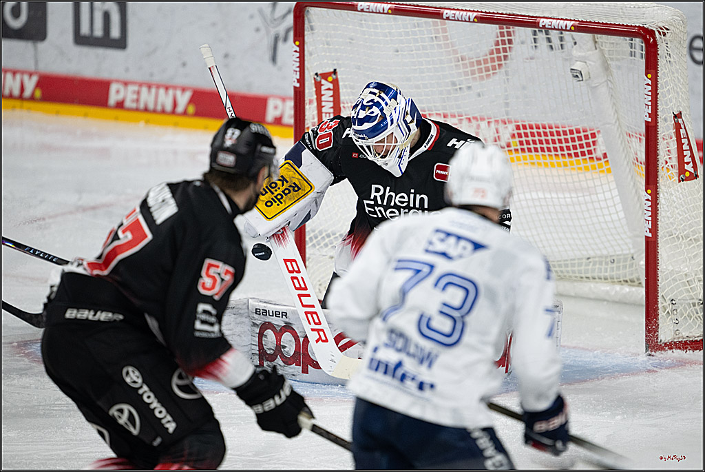 PENNY DEL 1; Kölner Haie - Adler Mannheim; Köln, 25.11.2025