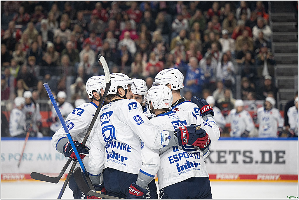 PENNY DEL 1; Kölner Haie - Adler Mannheim; Köln, 25.11.2025
