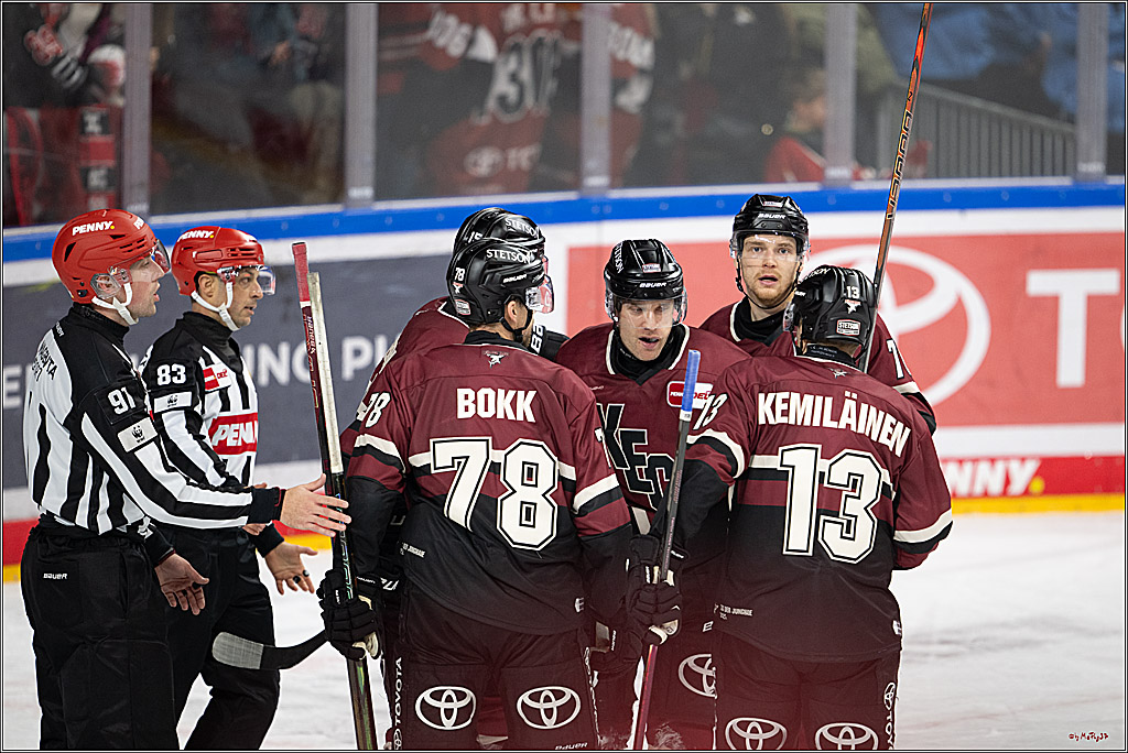 PENNY DEL 1; Kölner Haie - Adler Mannheim; Köln, 14.12.2025