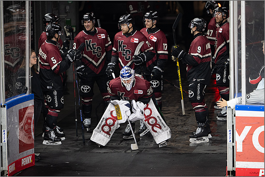 PENNY DEL 1; Kölner Haie - Adler Mannheim; Köln, 14.12.2025