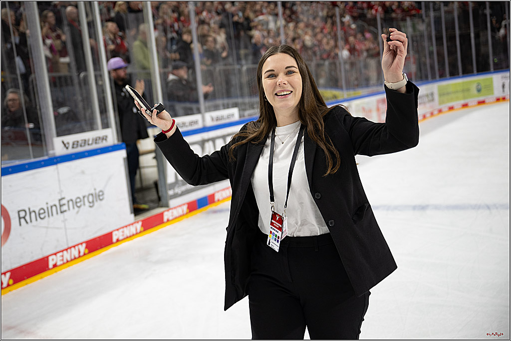 PENNY DEL 1; Kölner Haie - Adler Mannheim; Köln, 14.12.2025
