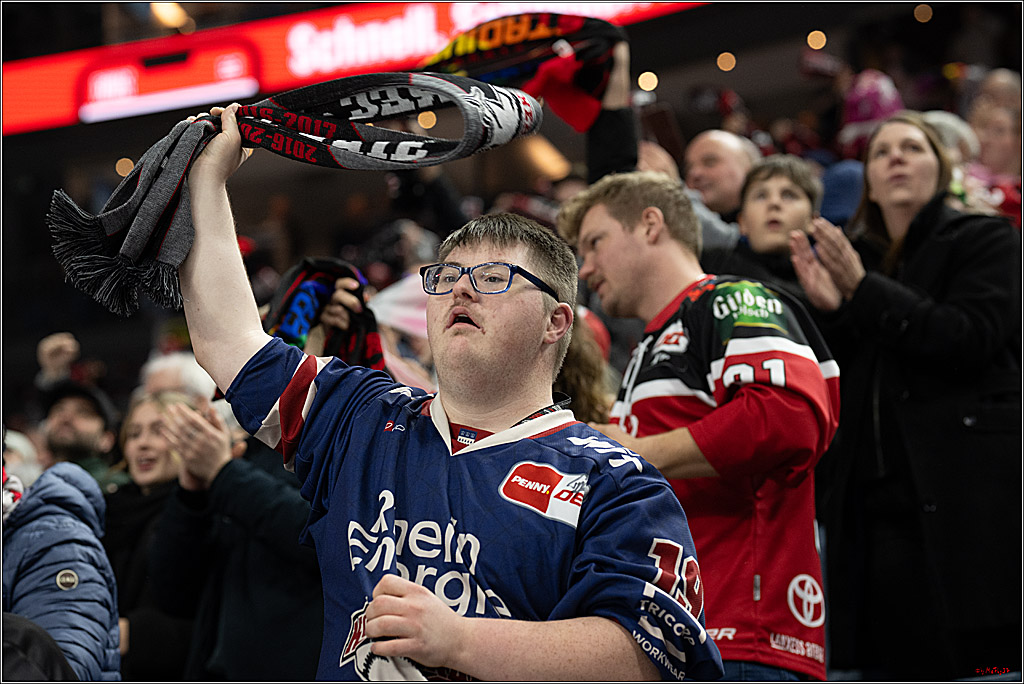 PENNY DEL; Kölner Haie - Grizzly Wolfsburg; Köln, 18.12.2025