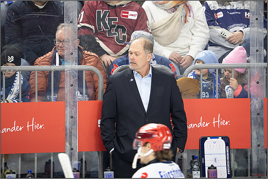 PENNY DEL: Kölner Haie - Schwenninger Wild Wings; Köln, 28.12.2025