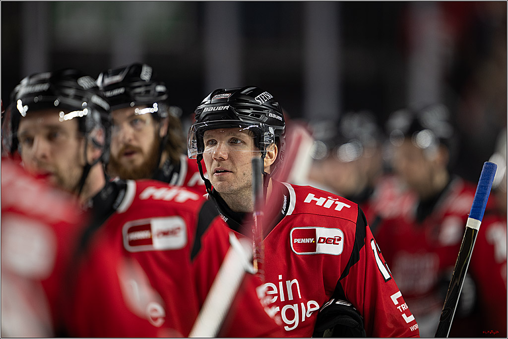 PENNY DEL: Kölner Haie - Schwenninger Wild Wings; Köln, 28.12.2025