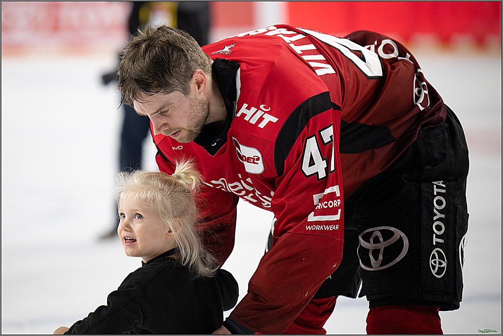 PENNY DEL: Kölner Haie - Schwenninger Wild Wings; Köln, 28.12.2025