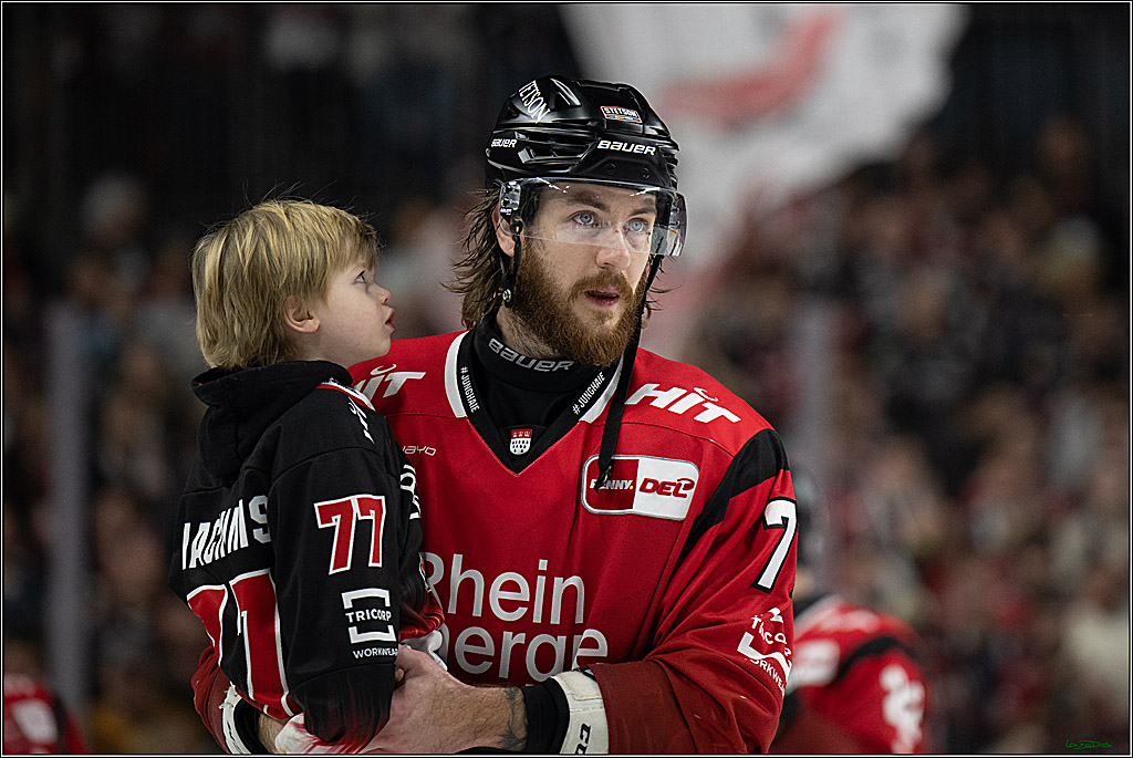 PENNY DEL: Kölner Haie - Schwenninger Wild Wings; Köln, 28.12.2025
