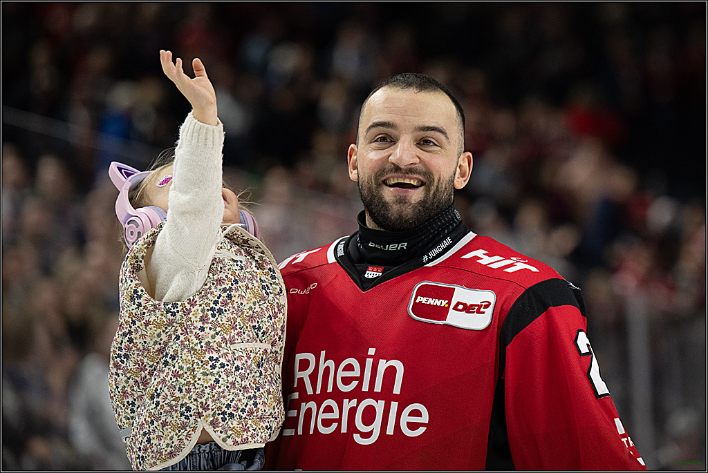 PENNY DEL: Kölner Haie - Schwenninger Wild Wings; Köln, 28.12.2025