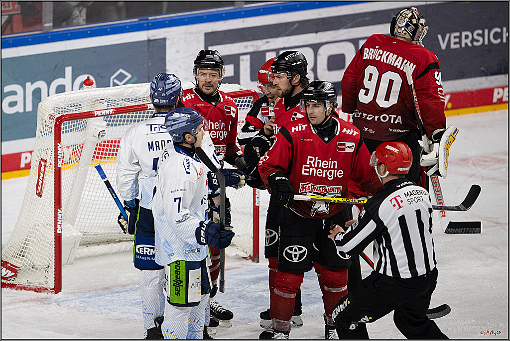 PENNY DEL 1; Kölner Haie - Straubing Tigers; Köln, 02.01.2026