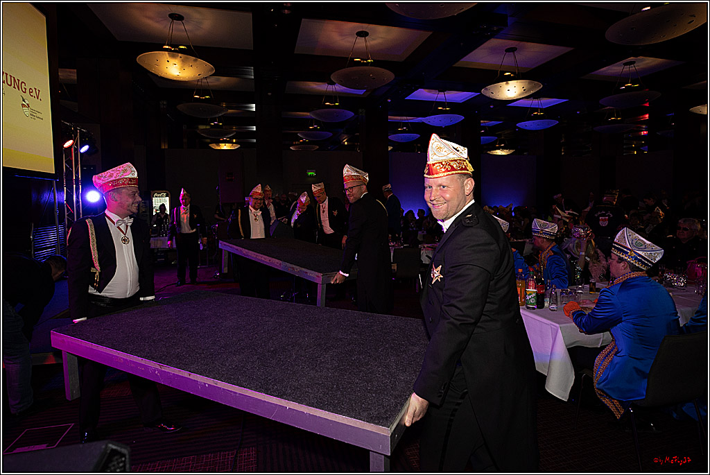 1. Straßenbahnsitzung Hofburg; Koeln, 21.01.2023