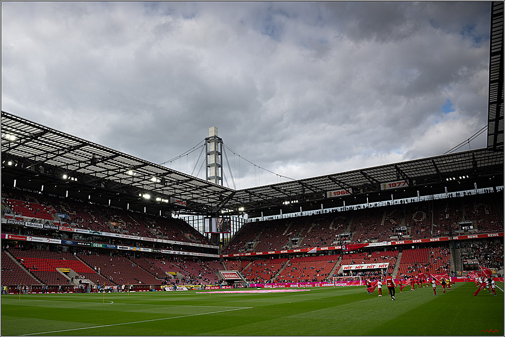1. FC Koeln vs. FC Augsburg, 18.10.2025