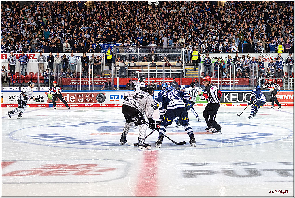 PENNY DEL 1 Iserlohn Roosters - Koelner Haie; Koeln, 28.09.2023