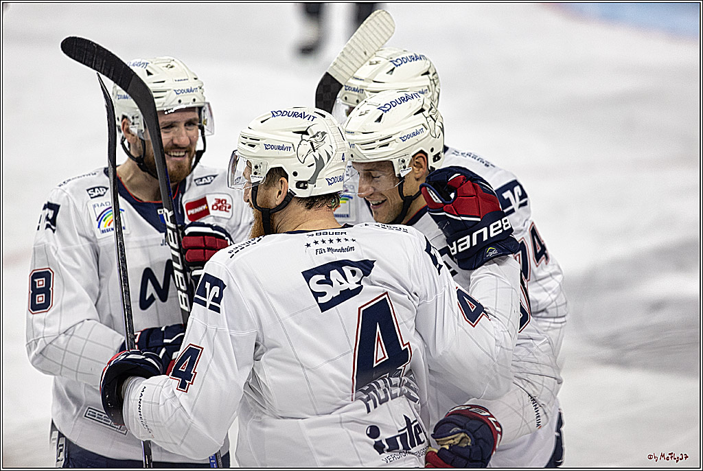 PENNY DEL 1. Koelner Haie - Adler Mannheim; Koeln, 30.09.2023