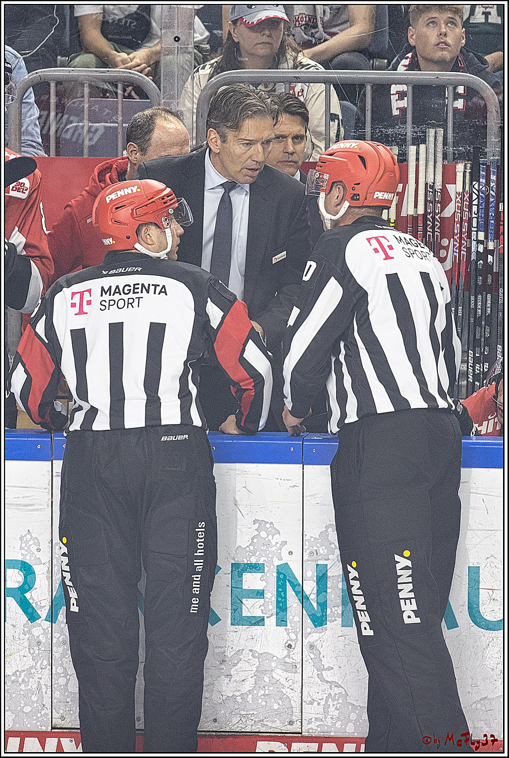 PENNY DEL 1. Koelner Haie - Augsburger Panther; Koeln, 03.10.2023