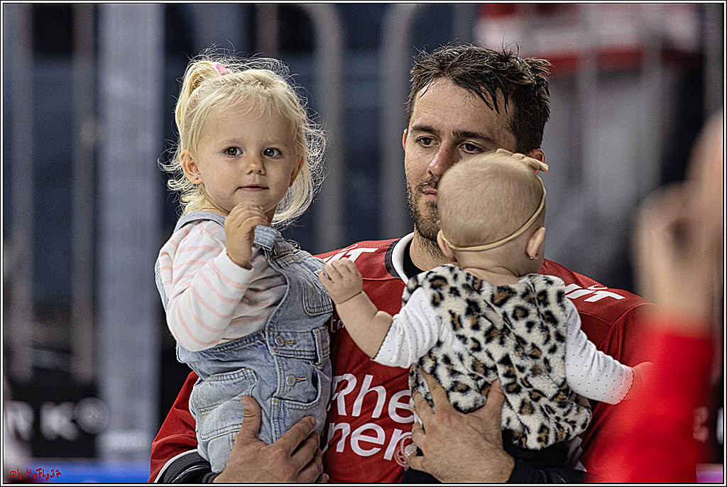 PENNY DEL 1. Koelner Haie - Augsburger Panther; Koeln, 03.10.2023