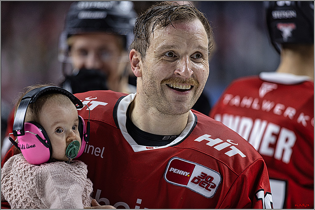PENNY DEL 1. Koelner Haie - Augsburger Panther; Koeln, 03.10.2023