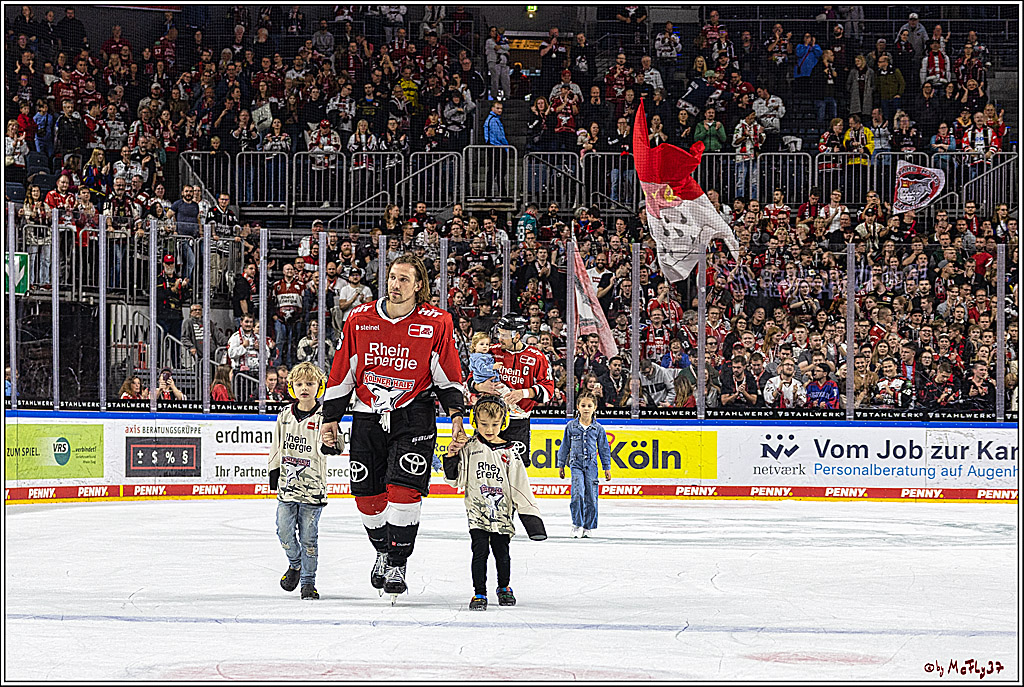 PENNY DEL 1. Koelner Haie - Augsburger Panther; Koeln, 03.10.2023