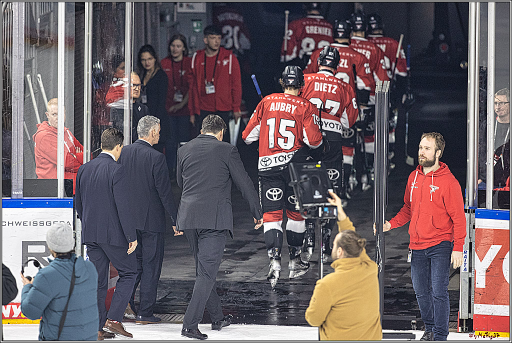 PENNY DEL 1. Koelner Haie - Straubing Tigers; Koeln, 15.12.2023