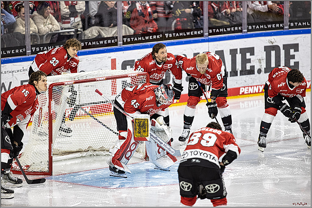 PENNY DEL 1. Kölner Haie - Grizzlys Wolfsburg; Köln, 21.12.2023