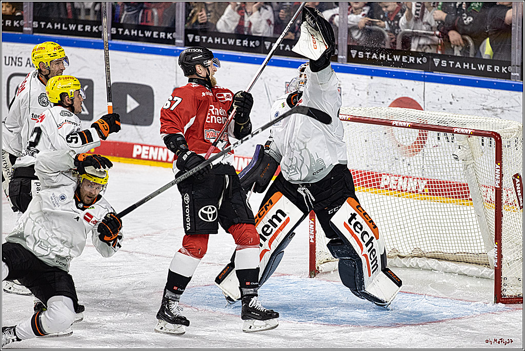 PENNY DEL 1. Kölner Haie - Löwen Frankfurt; Köln, 26.12.2023