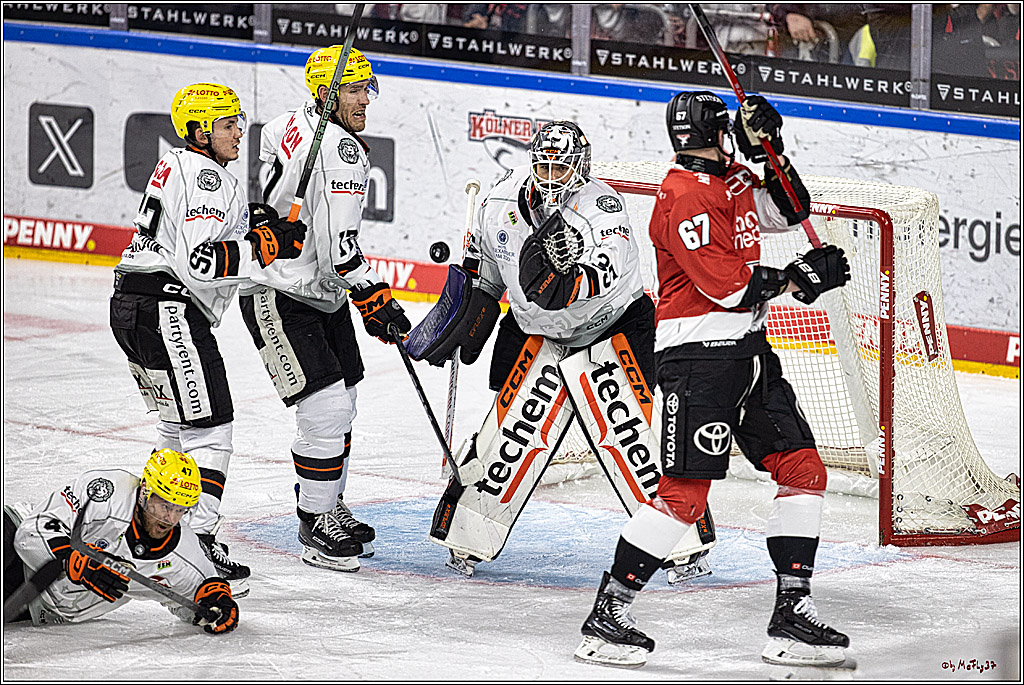 PENNY DEL 1. Kölner Haie - Löwen Frankfurt; Köln, 26.12.2023