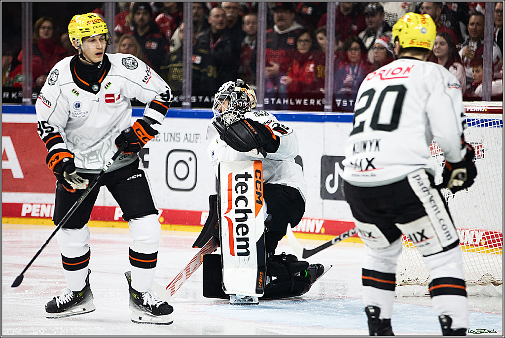 PENNY DEL; Koelner Haie- Loewen Frankfurt; Koeln, 26.12.2023