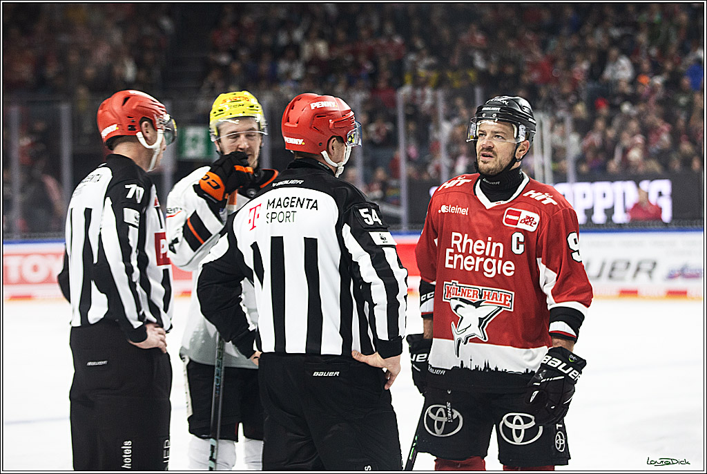 PENNY DEL; Koelner Haie- Loewen Frankfurt; Koeln, 26.12.2023