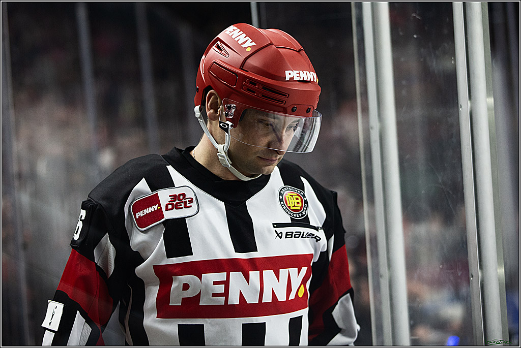 PENNY DEL; Koelner Haie- Loewen Frankfurt; Koeln, 26.12.2023