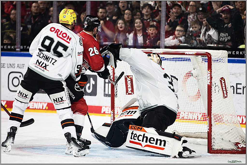 PENNY DEL; Koelner Haie- Loewen Frankfurt; Koeln, 26.12.2023
