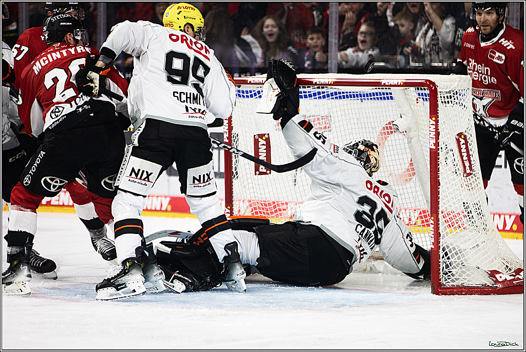 PENNY DEL; Koelner Haie- Loewen Frankfurt; Koeln, 26.12.2023