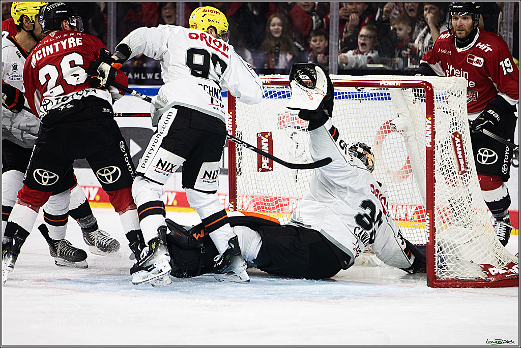 PENNY DEL; Koelner Haie- Loewen Frankfurt; Koeln, 26.12.2023