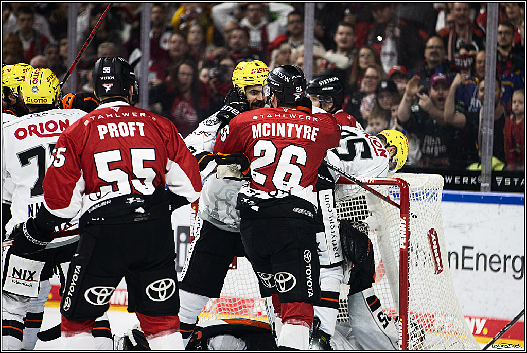 PENNY DEL; Koelner Haie- Loewen Frankfurt; Koeln, 26.12.2023