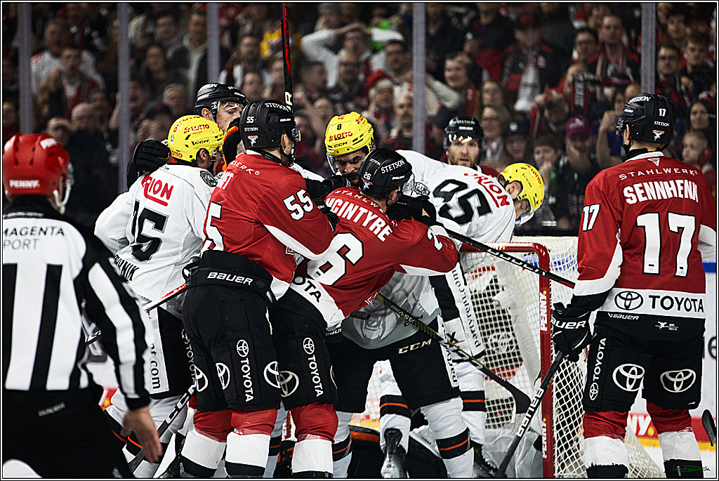 PENNY DEL; Koelner Haie- Loewen Frankfurt; Koeln, 26.12.2023